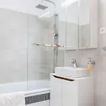 Relax-apartments - Indoor-pool - Sauna - Kueche - Kostenlos Parken - Balkon - Teilweise Massagesessel - 85 Zoll Smart-tv Lägenhet
