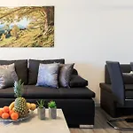 Lägenhet Relax-apartments - Indoor-pool - Sauna - Kueche - Kostenlos Parken - Balkon - Teilweise Massagesessel - 85 Zoll Smart-tv Schonach im Schwarzwald