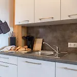 Lägenhet Relax-apartments - Indoor-pool - Sauna - Kueche - Kostenlos Parken - Balkon - Teilweise Massagesessel - 85 Zoll Smart-tv Schonach im Schwarzwald