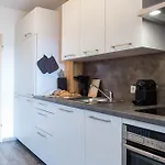 Relax-apartments - Indoor-pool - Sauna - Kueche - Kostenlos Parken - Balkon - Teilweise Massagesessel - 85 Zoll Smart-tv
