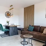 Relax-apartments - Indoor-pool - Sauna - Kueche - Kostenlos Parken - Balkon - Teilweise Massagesessel - 85 Zoll Smart-tv Lägenhet Schonach im Schwarzwald