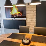 Relax-apartments - Indoor-pool - Sauna - Kueche - Kostenlos Parken - Balkon - Teilweise Massagesessel - 85 Zoll Smart-tv Schonach im Schwarzwald