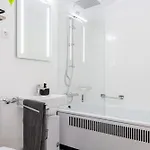 Relax-apartments - Indoor-pool - Sauna - Kueche - Kostenlos Parken - Balkon - Teilweise Massagesessel - 85 Zoll Smart-tv