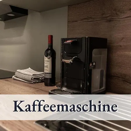 Relax-Apartments - Indoor-Pool - Sauna - Kueche - Kostenlos Parken - Balkon - Massagesessel - 85 Zoll Smart-Tv Schonach im Schwarzwald