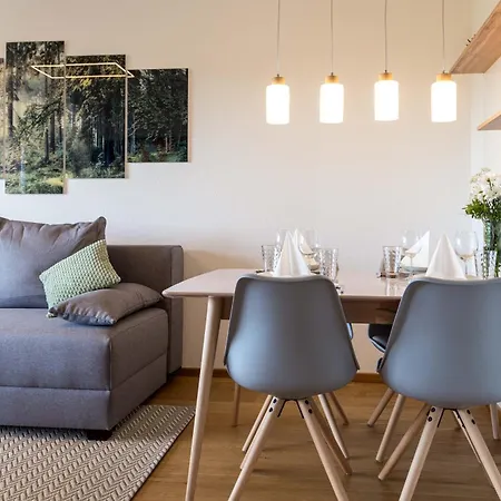 Relax-apartments - Indoor-pool - Sauna - Kueche - Kostenlos Parken - Balkon - Teilweise Massagesessel - 85 Zoll Smart-tv شقة *