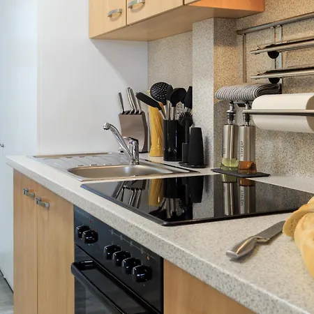 Apartment Relax-Apartments - Indoor-Pool - Sauna - Kueche - Kostenlos Parken - Balkon - Massagesessel - 85 Zoll Smart-Tv *
