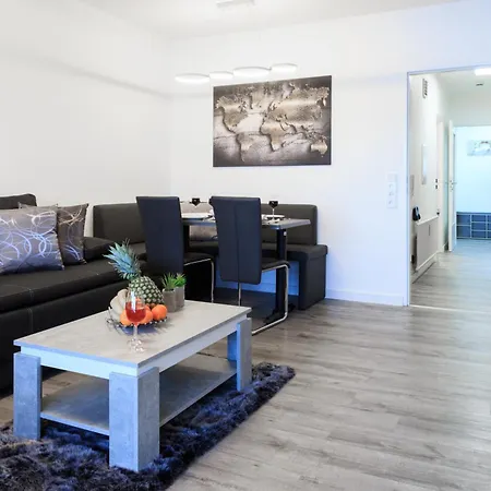 Apartment Relax-Apartments - Indoor-Pool - Sauna - Kueche - Kostenlos Parken - Balkon - Massagesessel - 85 Zoll Smart-Tv *