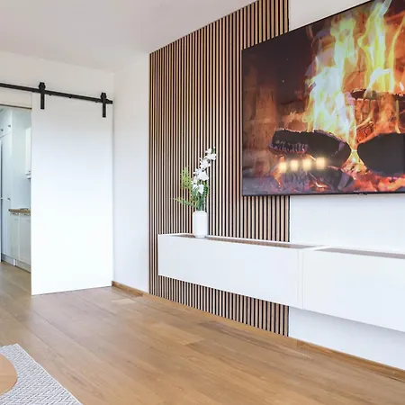 شقة Relax-apartments - Indoor-pool - Sauna - Kueche - Kostenlos Parken - Balkon - Teilweise Massagesessel - 85 Zoll Smart-tv *