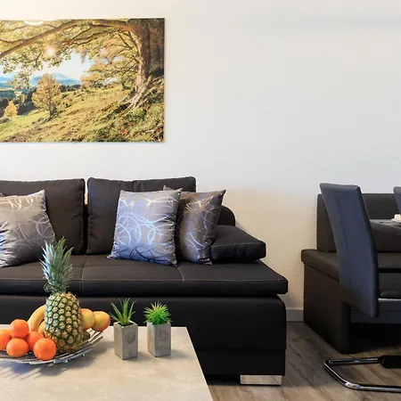 Apartment Relax-Apartments - Indoor-Pool - Sauna - Kueche - Kostenlos Parken - Balkon - Massagesessel - 85 Zoll Smart-Tv Schonach im Schwarzwald
