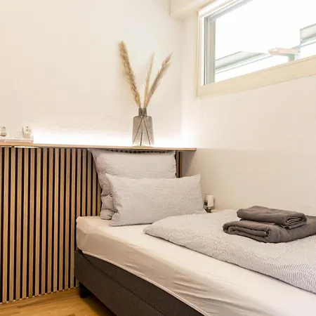 Relax-Apartments - Indoor-Pool - Sauna - Kueche - Kostenlos Parken - Balkon - Massagesessel - 85 Zoll Smart-Tv Apartment *
