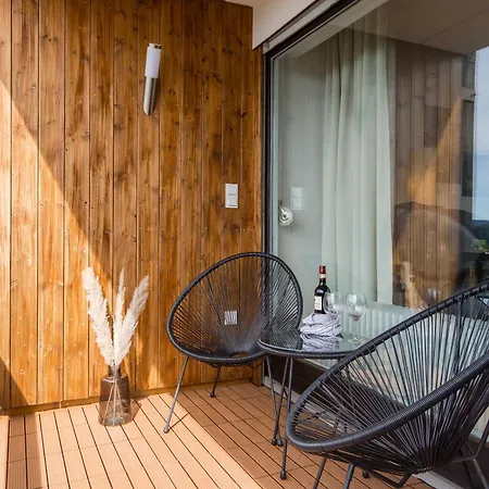 Apartment Relax-Apartments - Indoor-Pool - Sauna - Kueche - Kostenlos Parken - Balkon - Massagesessel - 85 Zoll Smart-Tv *