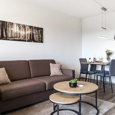 Relax-apartments - Indoor-pool - Sauna - Kueche - Kostenlos Parken - Balkon - Teilweise Massagesessel - 85 Zoll Smart-tv סכונאץ'