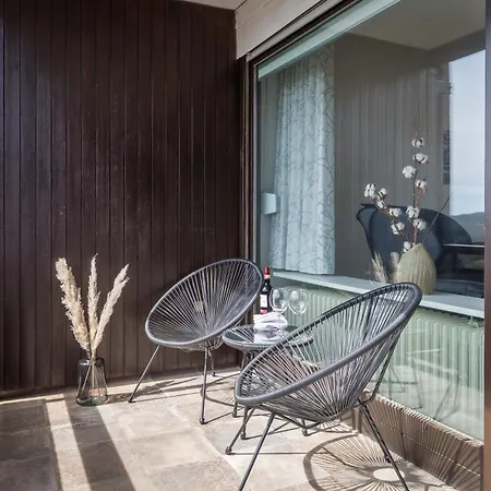 Relax-Apartments - Indoor-Pool - Sauna - Kueche - Kostenlos Parken - Balkon - Massagesessel - 85 Zoll Smart-Tv Apartment *