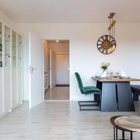 Relax-Apartments - Indoor-Pool - Sauna - Kueche - Kostenlos Parken - Balkon - Massagesessel - 85 Zoll Smart-Tv *