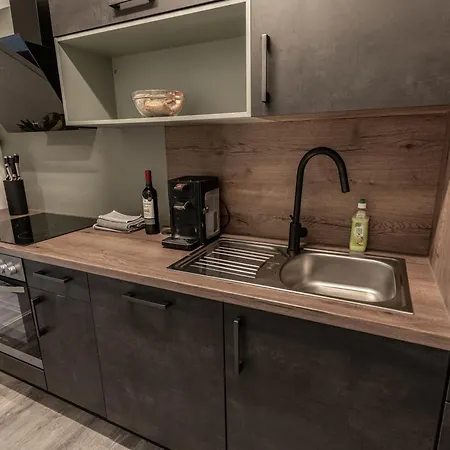 Relax-apartments - Indoor-pool - Sauna - Kueche - Kostenlos Parken - Balkon - Teilweise Massagesessel - 85 Zoll Smart-tv * سخوناخ