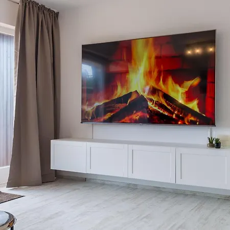 Relax-Apartments - Indoor-Pool - Sauna - Kueche - Kostenlos Parken - Balkon - Massagesessel - 85 Zoll Smart-Tv
