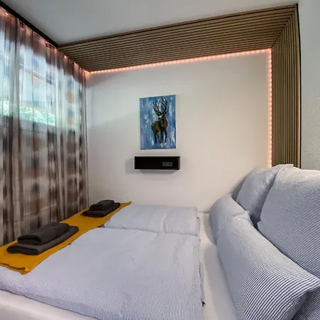 شقة Relax-apartments - Indoor-pool - Sauna - Kueche - Kostenlos Parken - Balkon - Teilweise Massagesessel - 85 Zoll Smart-tv *