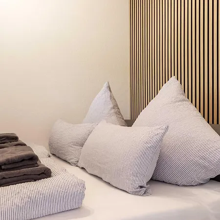 Relax-Apartments - Indoor-Pool - Sauna - Kueche - Kostenlos Parken - Balkon - Massagesessel - 85 Zoll Smart-Tv *