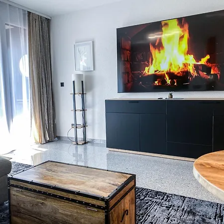 Relax-apartments - Indoor-pool - Sauna - Kueche - Kostenlos Parken - Balkon - Teilweise Massagesessel - 85 Zoll Smart-tv * סכונאץ'