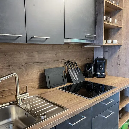 Relax-Apartments - Indoor-Pool - Sauna - Kueche - Kostenlos Parken - Balkon - Massagesessel - 85 Zoll Smart-Tv Apartment *
